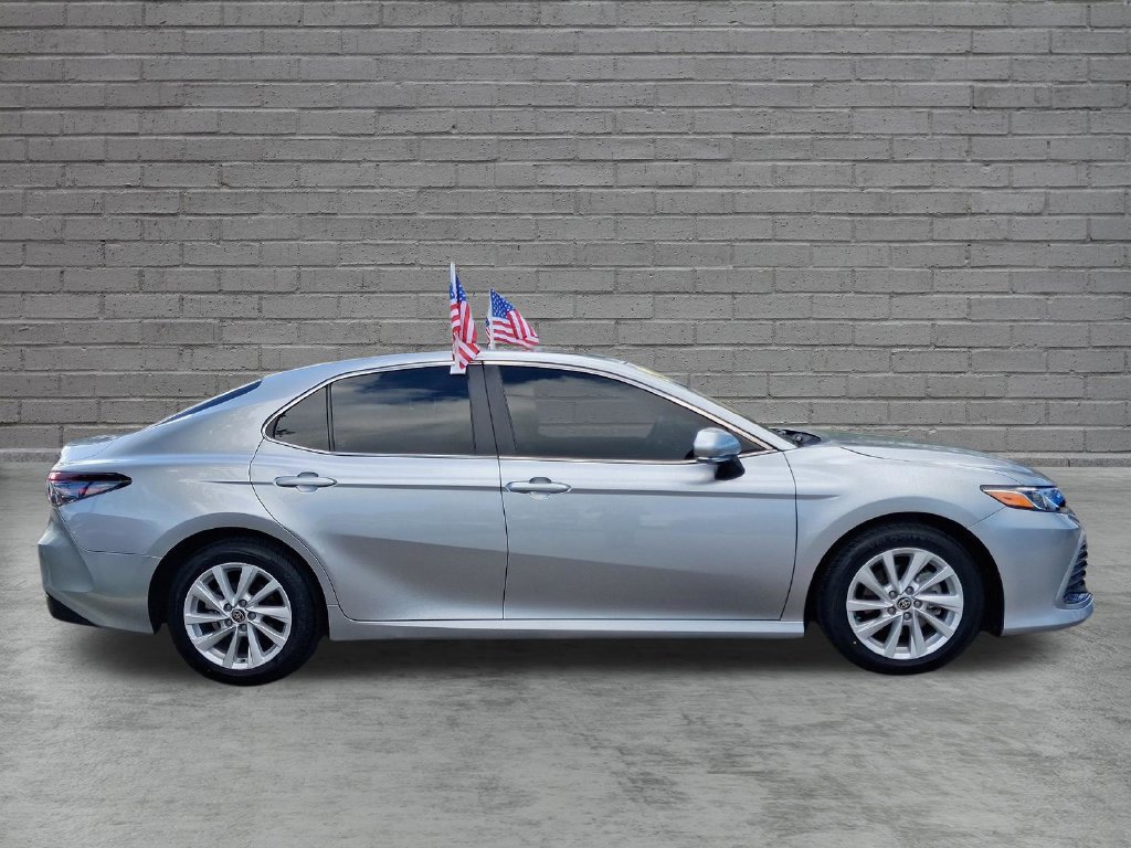 Used 2024 Toyota Camry LE w/ Convenience Package FWD image 11