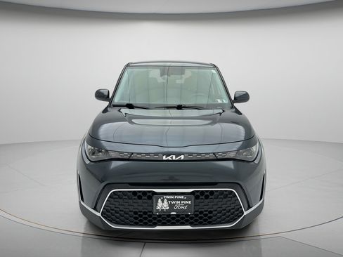 Used 2025 Kia Soul LX w/ LX Technology Package FWD image 2