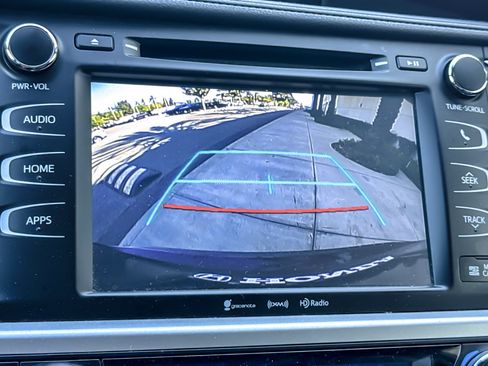 Used 2019 Toyota Highlander XLE w/ Carpet Mat Package (TMS) AWD/4WD image 21