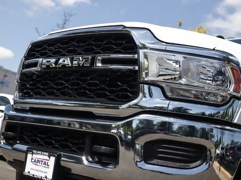 Used 2022 RAM 3500 Tradesman w/ Chrome Appearance Group AWD/4WD image 15