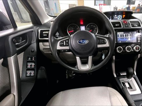 Used 2018 Subaru Forester 2.5i Premium w/ All-Weather Package image 5