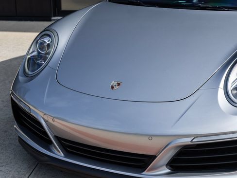 Certified 2018 Porsche 911 Carrera T RWD image 19