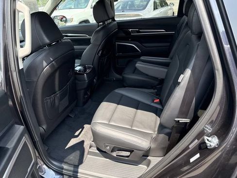 Used 2025 Kia Telluride S AWD/4WD image 17