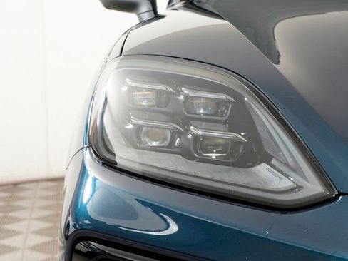 Used 2026 Porsche Cayenne image 11