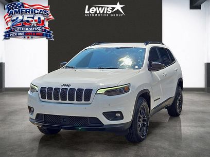 Used 2023 Jeep Cherokee Altitude Lux
