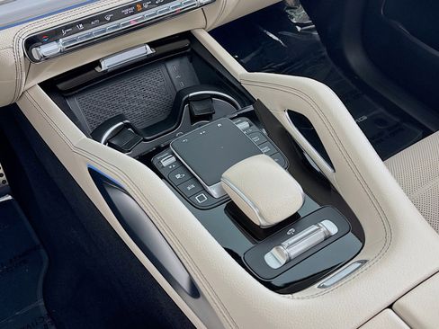 New 2026 Mercedes-Benz GLS 580 4MATIC image 5