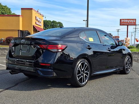 Certified 2025 Nissan Sentra SR w/ SR Premium Package FWD image 7