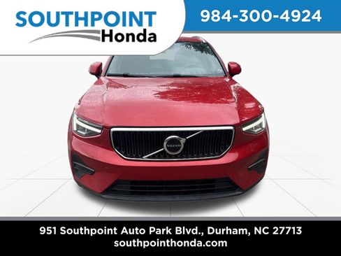 Used 2023 Volvo XC40 B5 Core w/ Convenience Package AWD/4WD image 2