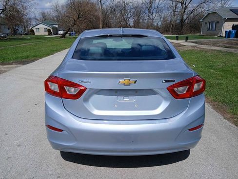 Used 2017 Chevrolet Cruze Premier FWD image 7