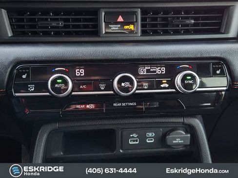 Used 2025 Honda Pilot Sport image 20