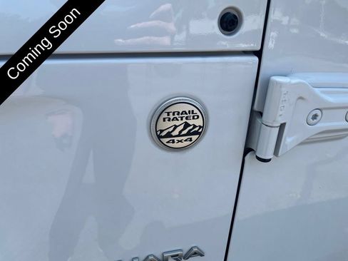 Used 2018 Jeep Wrangler Unlimited Sahara AWD/4WD image 18