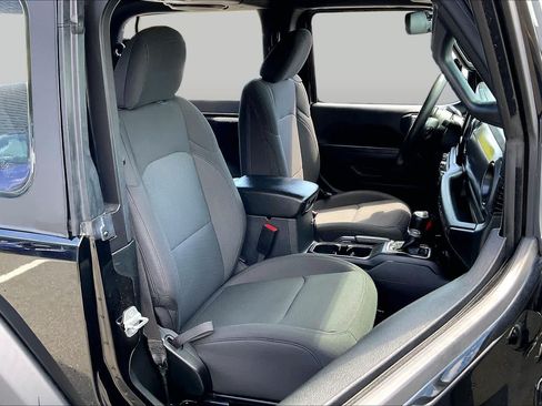 Used 2022 Jeep Wrangler Sport AWD/4WD image 9