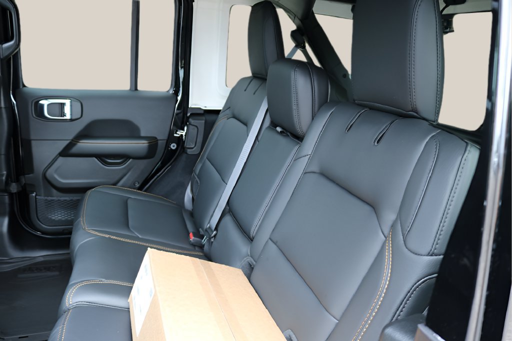 New 2027 Jeep Wrangler Unlimited Sahara AWD/4WD image 15