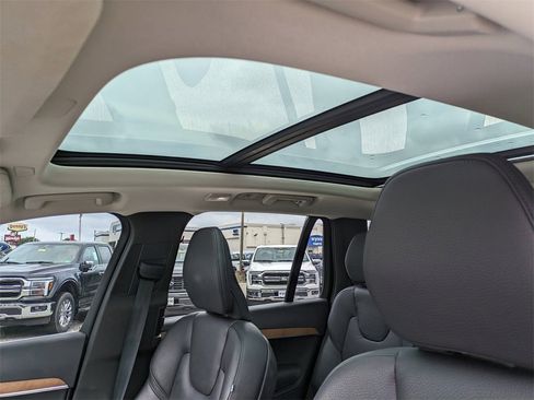 Certified 2023 Volvo XC90 T8 Plus w/ Protection Package Premier image 19