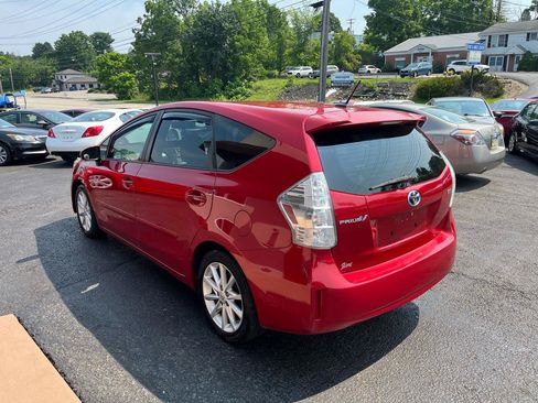 Used 2014 Toyota Prius V Five FWD image 8
