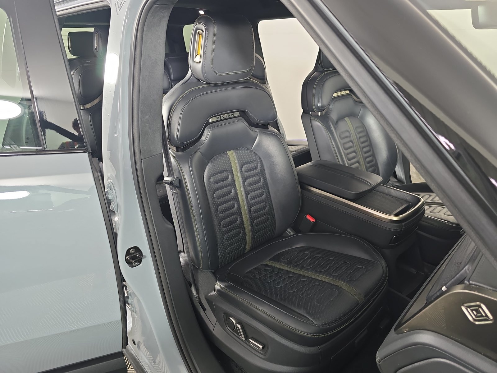 Used 2024 Rivian R1S Adventure Quad AWD/4WD image 24
