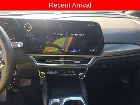 Used 2026 Chevrolet Equinox EV LT FWD image 9