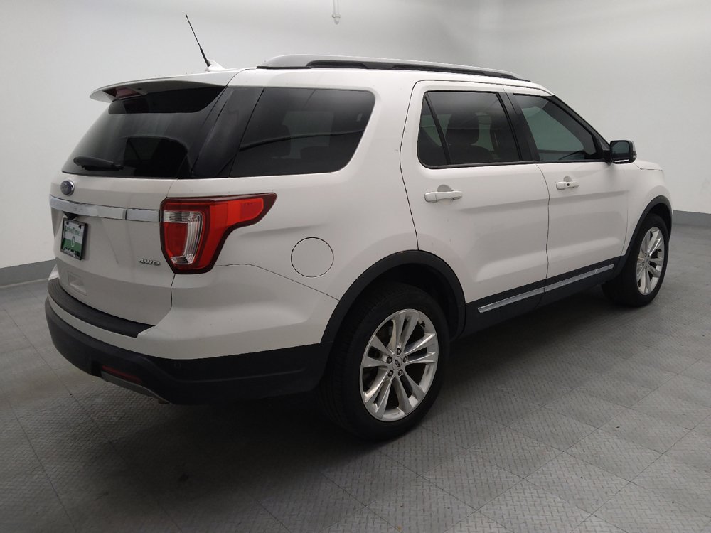 Used 2019 Ford Explorer XLT w/ Equipment Group 202A AWD/4WD image 10