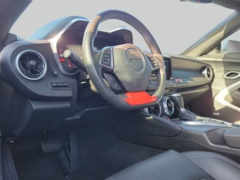 Used 2016 Chevrolet Camaro LT RWD image 9