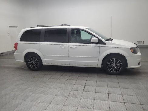 Used 2017 Dodge Grand Caravan GT FWD image 11