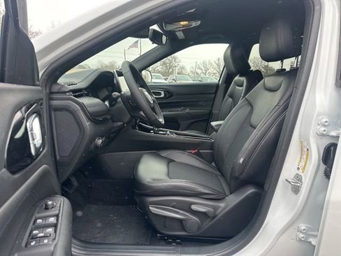 New 2026 Jeep Compass Latitude image 7