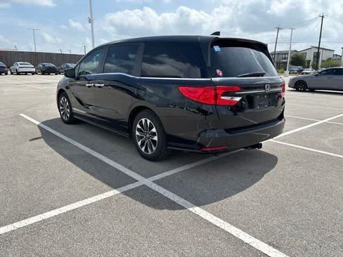 Used 2024 Honda Odyssey EX-L image 3