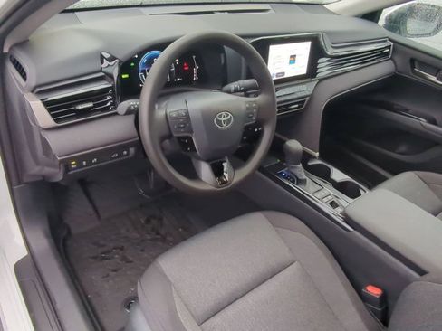 Used 2026 Toyota Camry LE image 9