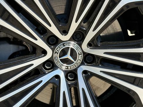Used 2025 Mercedes-Benz E 350 4MATIC Sedan image 20