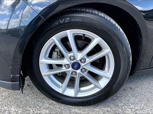 Used 2015 Ford Focus SE FWD image 8