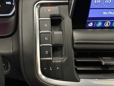 Used 2021 Chevrolet Suburban High Country image 33