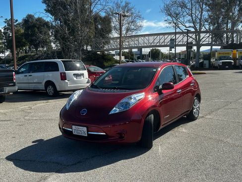 Used 2014 Nissan Leaf S image 29