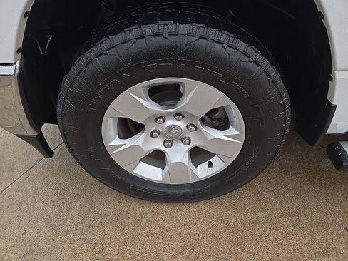 Used 2022 RAM 1500 Big Horn AWD/4WD image 30