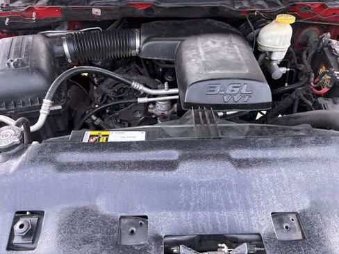 Used 2018 RAM 1500 Classic SLT RWD image 15