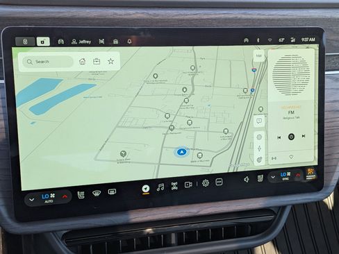 Used 2024 Rivian R1T Adventure image 23