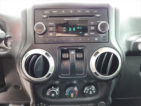 Certified 2017 Jeep Wrangler Sahara w/ Connectivity Group image 21