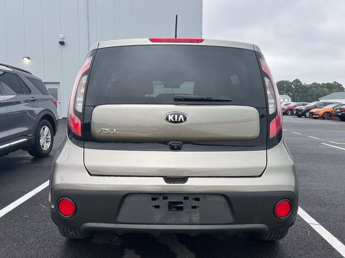 Used 2019 Kia Soul w/ Option Group 020 FWD image 3