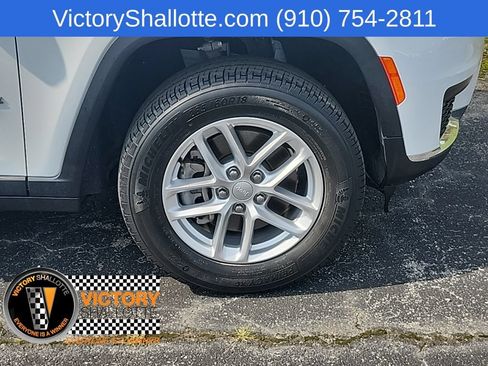 Certified 2022 Jeep Grand Cherokee L Laredo w/ Luxury Tech Group I AWD/4WD image 32