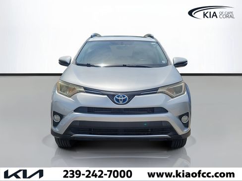 Used 2016 Toyota RAV4 XLE AWD/4WD image 2