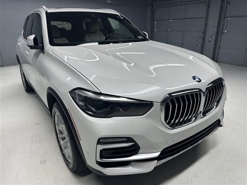 Used 2019 BMW X5 xDrive40i w/ Convenience Package AWD/4WD image 9