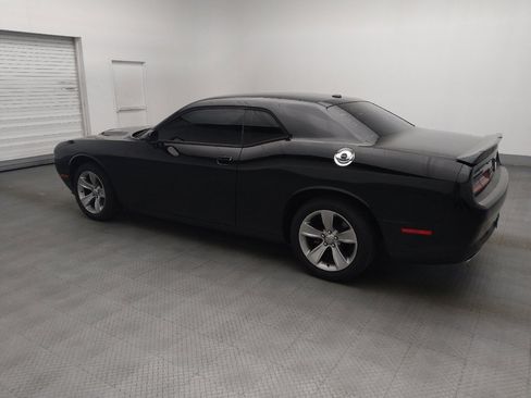Used 2019 Dodge Challenger SXT RWD image 3
