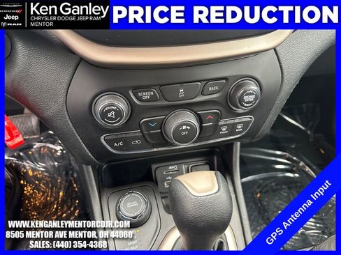 Used 2015 Jeep Cherokee Latitude image 16