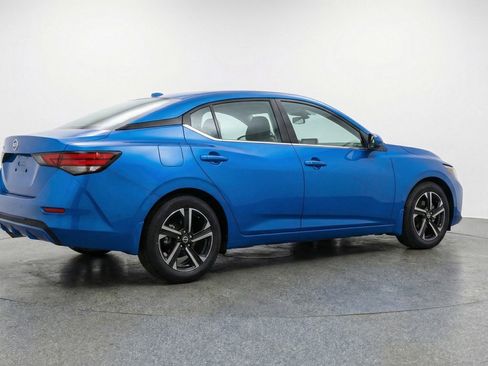 Used 2025 Nissan Sentra SV image 9