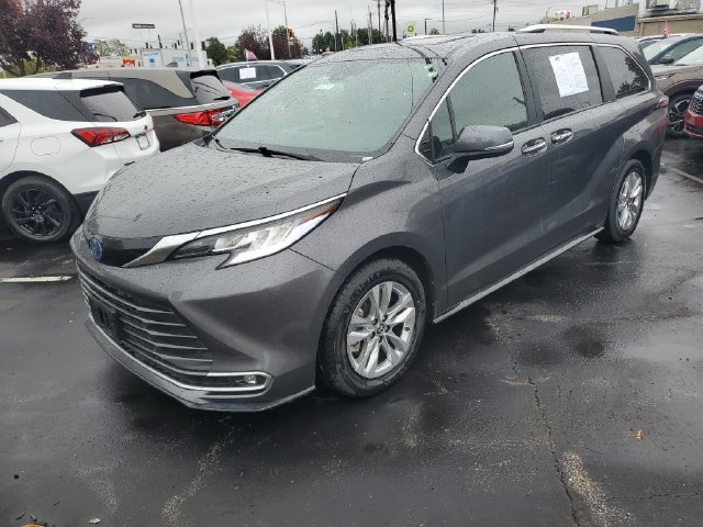 Used 2025 Toyota Sienna Limited AWD/4WD image 2