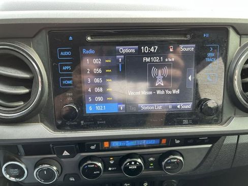 Used 2017 Toyota Tacoma TRD Off-Road w/ Premium & Technology Package image 14