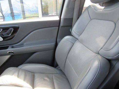 Used 2020 Lincoln Aviator Reserve w/ Equipment Group 202A image 29