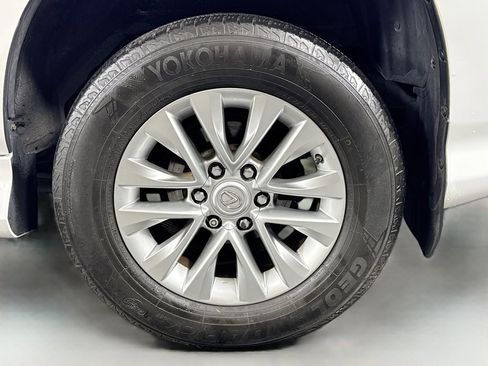 Used 2015 Lexus GX 460 image 41