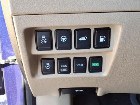 Used 2020 Nissan Rogue SL w/ Premium Package image 19