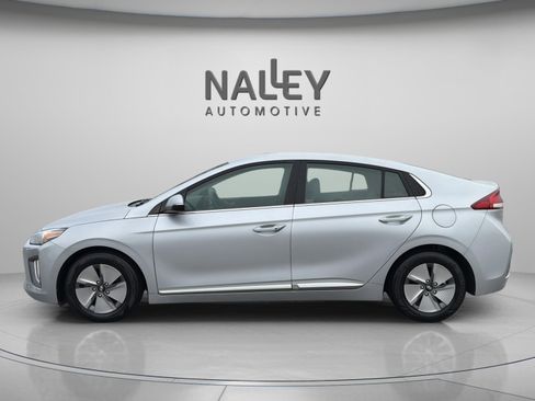 Used 2022 Hyundai Ioniq SE image 2