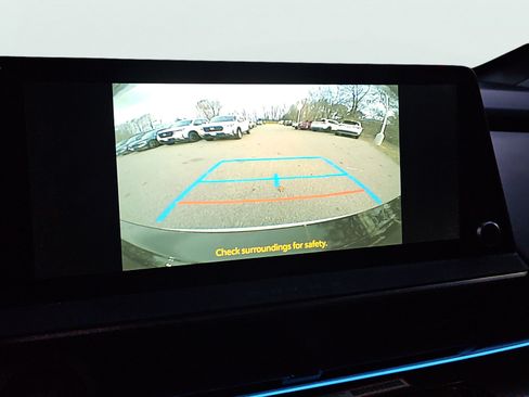 Used 2024 Toyota Prius XLE image 16