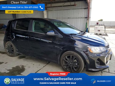 Used 2018 Chevrolet Sonic LT w/ Fun and Sun Package FWD image 5